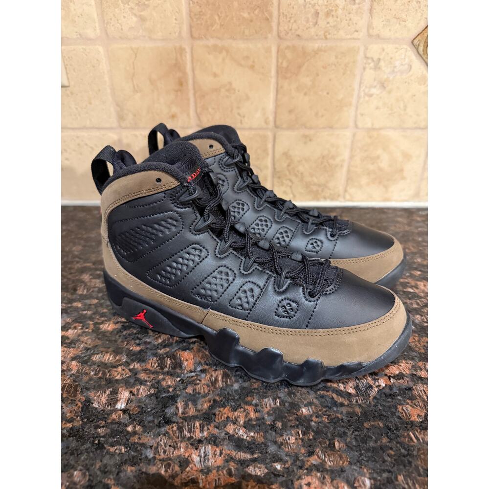 Jordan 9 Retro “Olive” (2024) brand new/No box size 5Y/6.5W